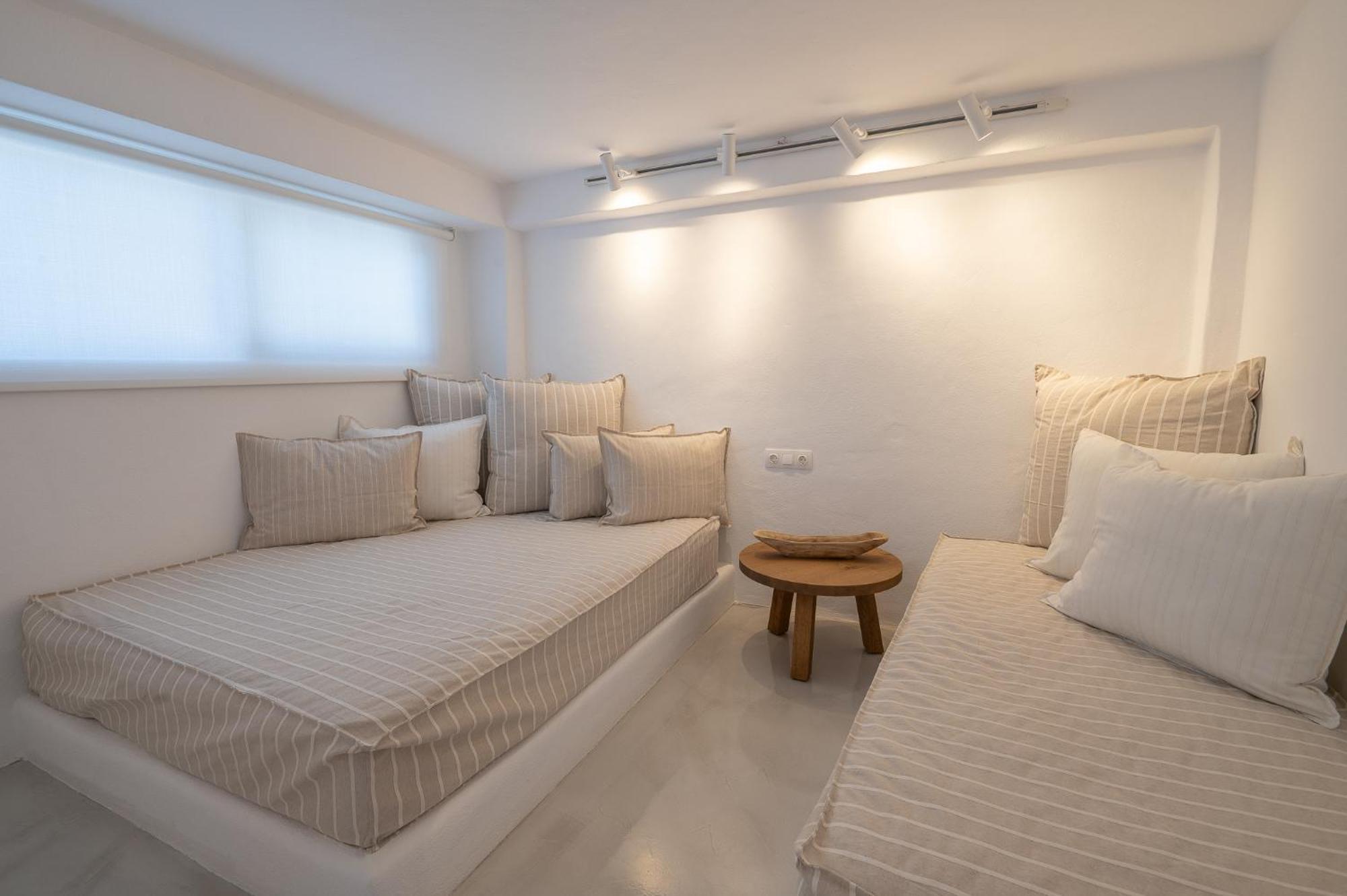 Pouletis Family Apartments - Akroyali Seaview Getaways Kalamata Esterno foto