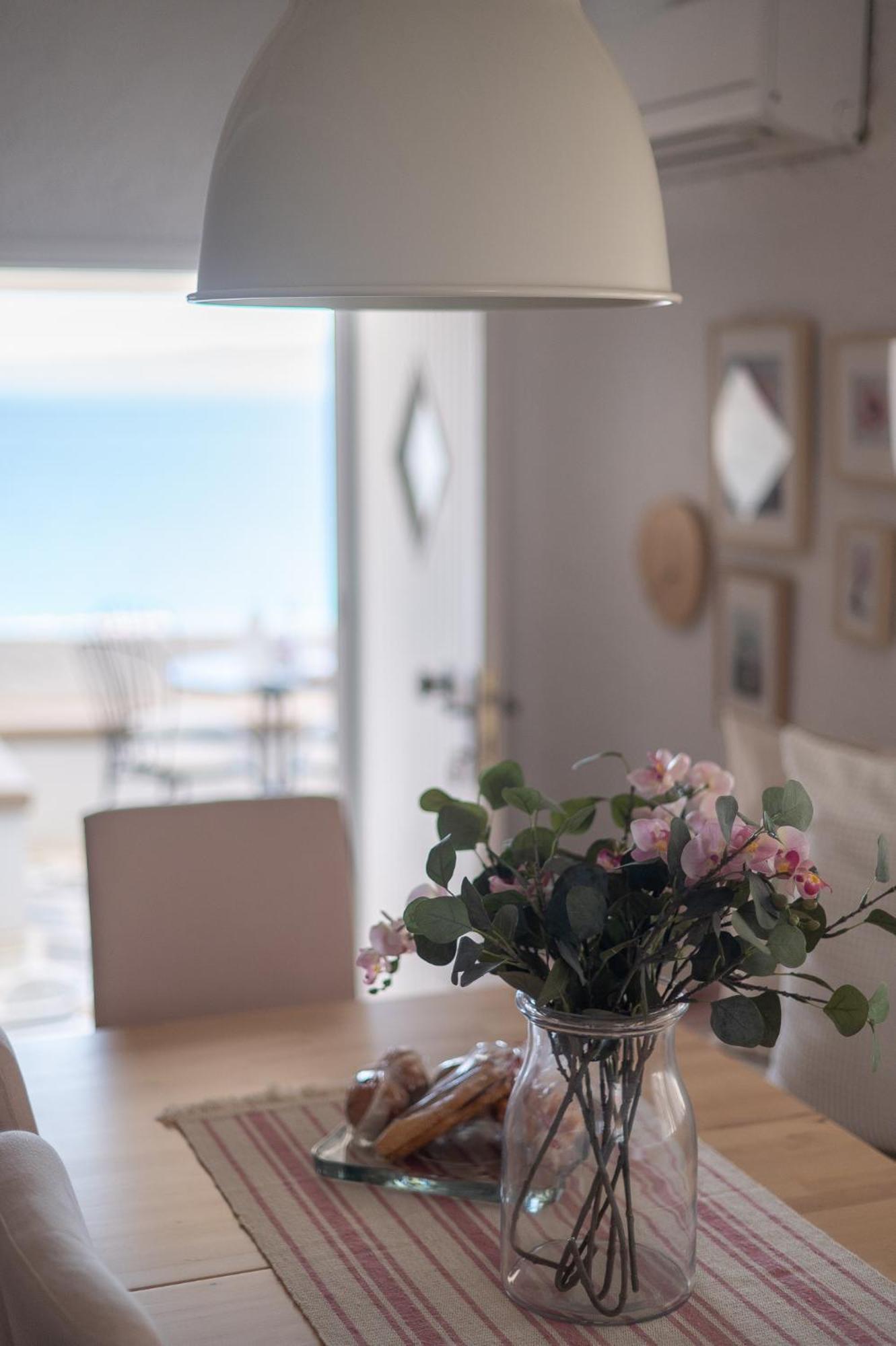 Pouletis Family Apartments - Akroyali Seaview Getaways Kalamata Esterno foto