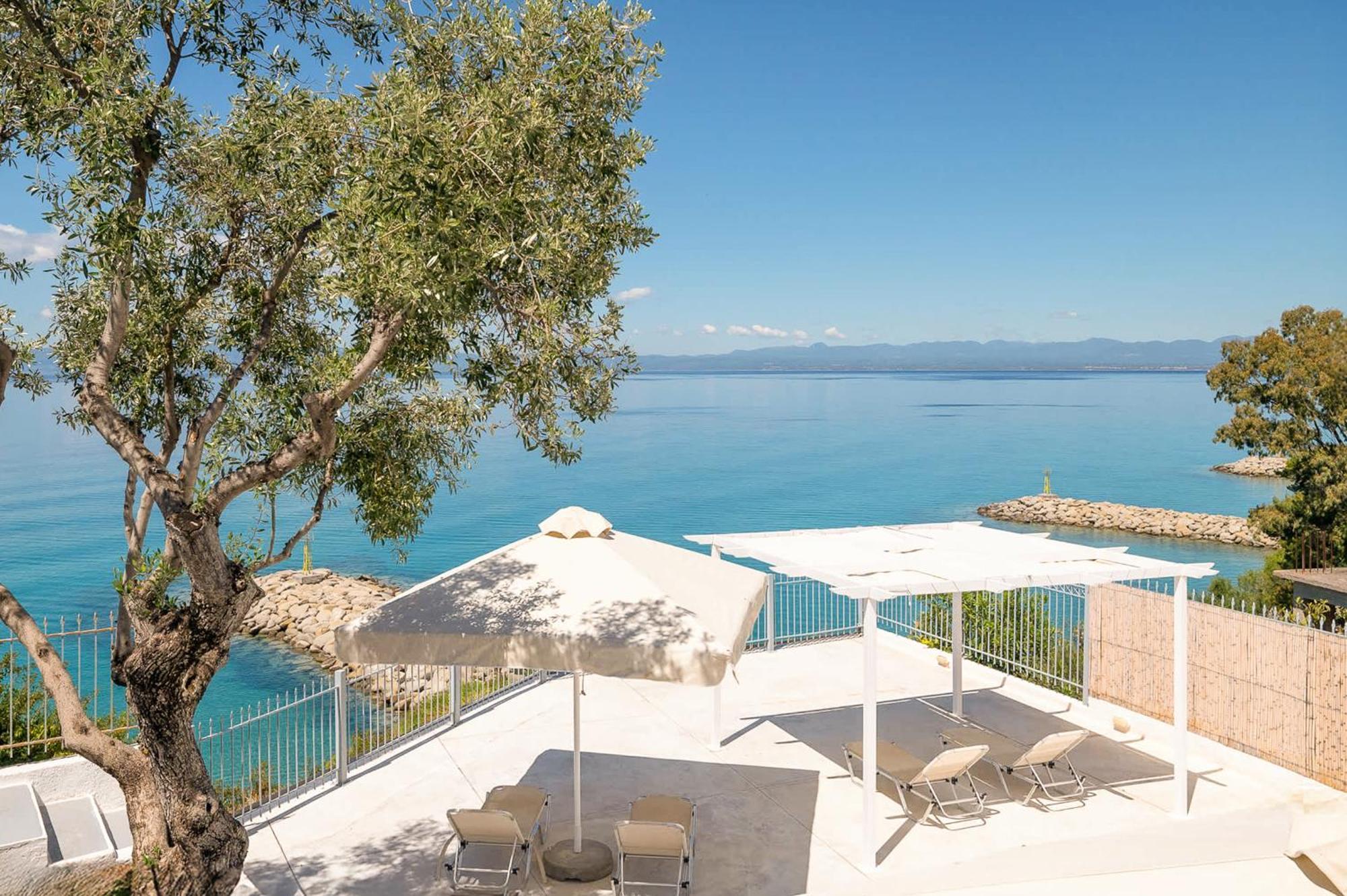 Pouletis Family Apartments - Akroyali Seaview Getaways Kalamata Esterno foto
